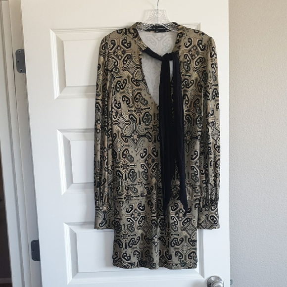 Elegant Vintage Black Tan And Green Patterned Dress 💯 Silk - Picture 4 of 9